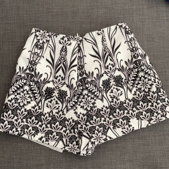 MDS Asymmetrical Skorts - Picture 2 of 2